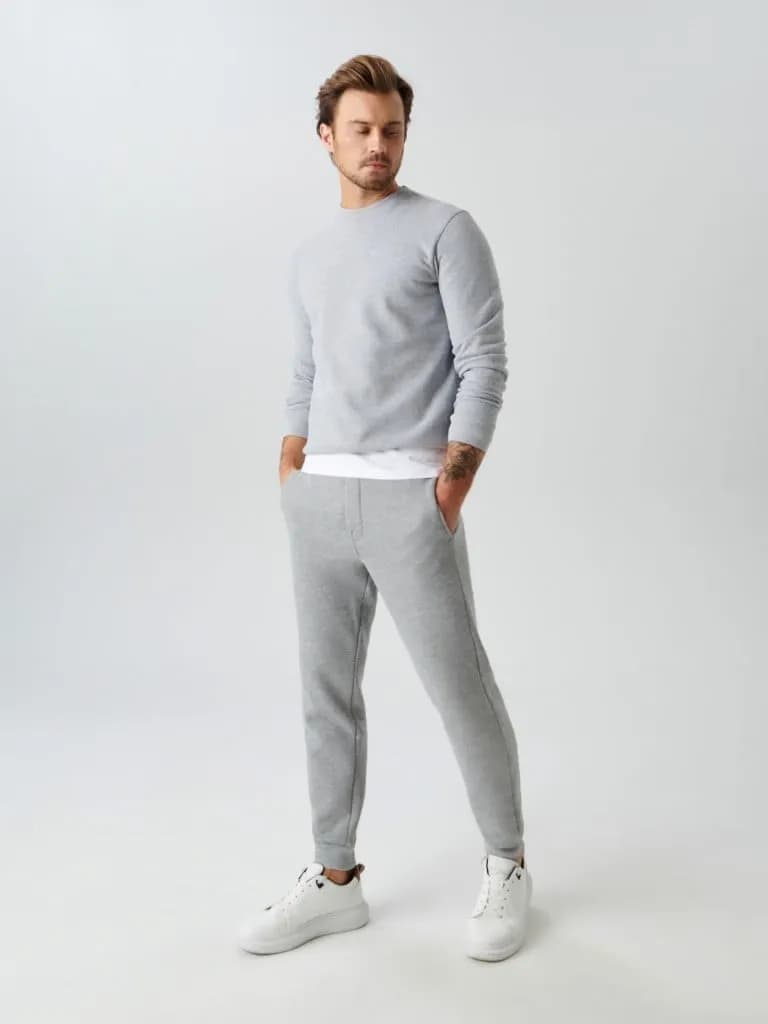 Stylizacje dresowe męskie: Jak wyglądać modnie bez większego wysiłku