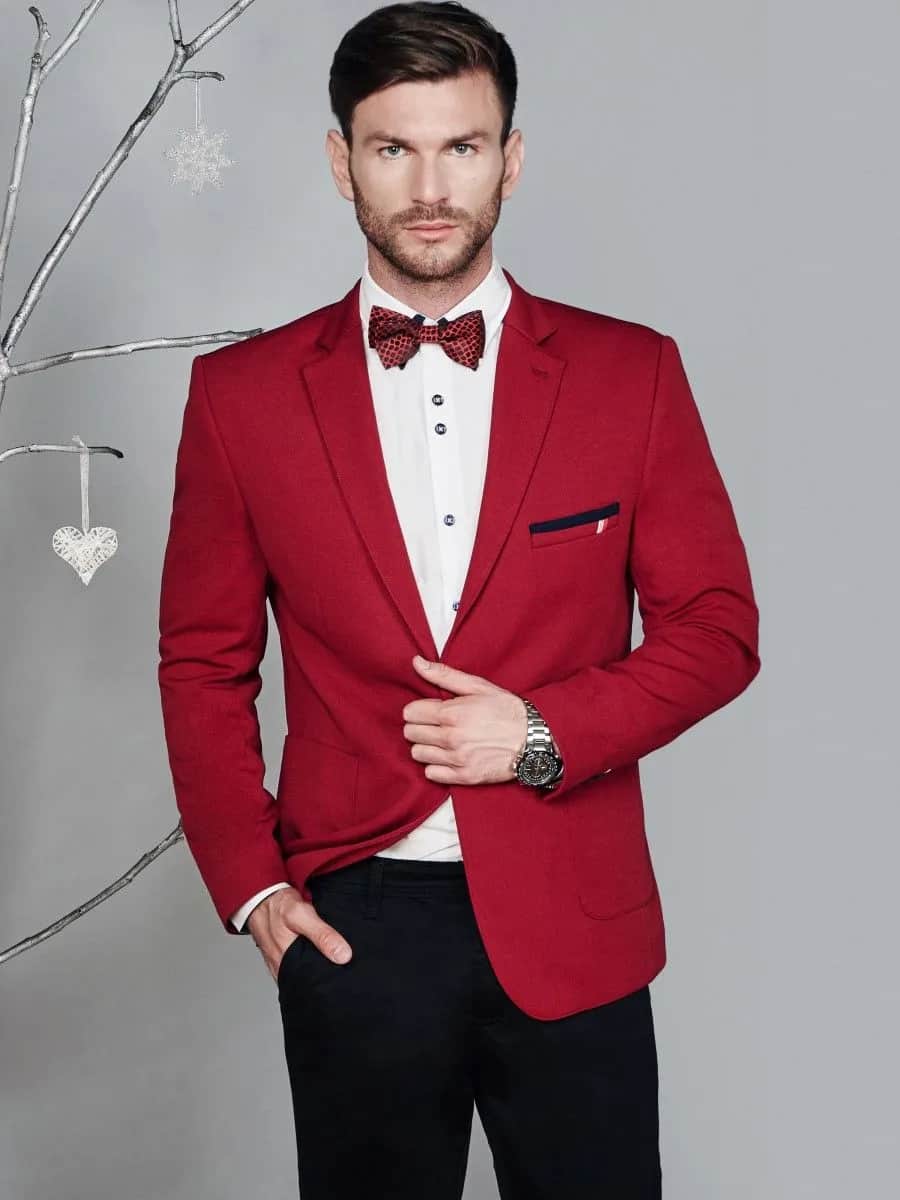 Modne stylizacje na święta dla mężczyzn. Unikaj wpadek i bądź elegancki!