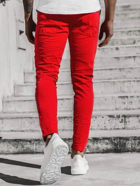 Rewelacyjne stylizacje z czerwonymi spodniami dla każdego mężczyzny