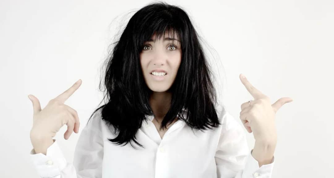 Bad hair day? Poznaj skuteczne sposoby na niesforne włosy