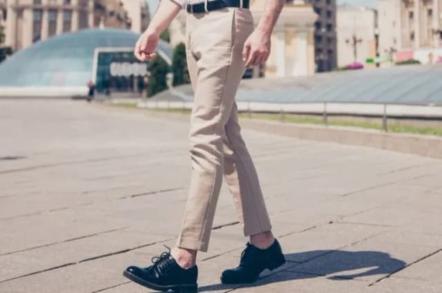 Jasne spodnie męskie stylizacje: Modne zestawy, które Cię zaskoczą