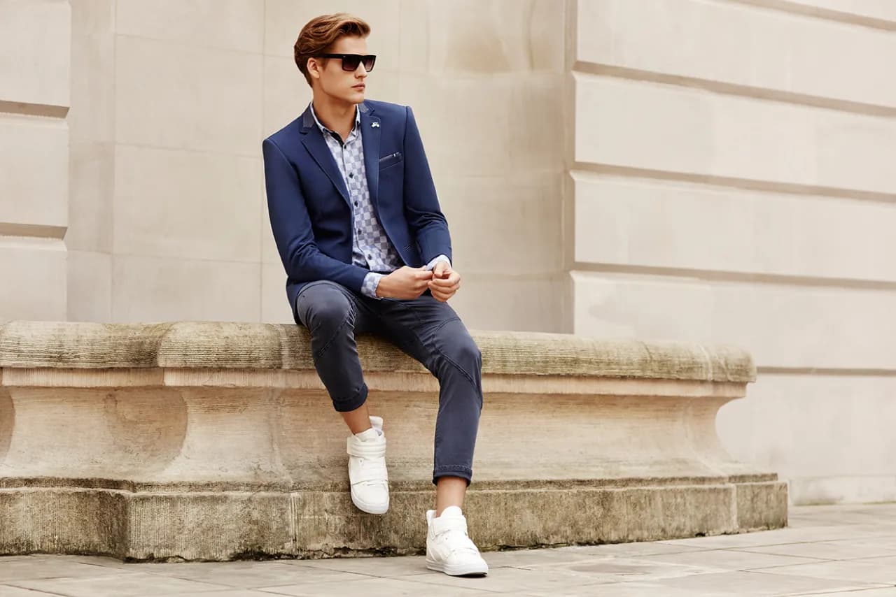 Strój casual męski: Jak stworzyć stylową codzienną garderobę