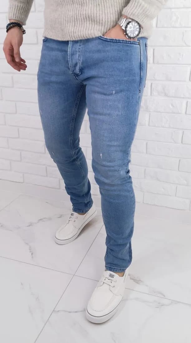 Jasne jeansy stylizacje męskie: Modowe hity, które odmienią twój styl