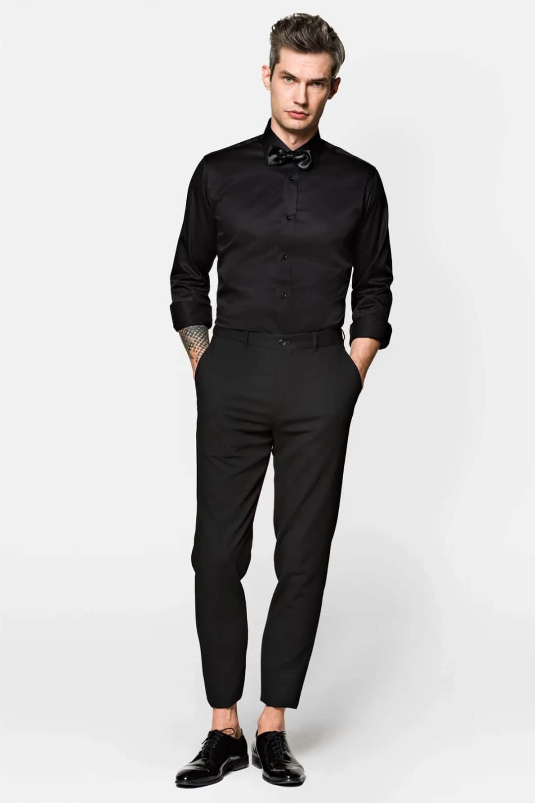 Stylowe czarne spodnie męskie – 5 nieoczywistych zestawień, które zachwyca